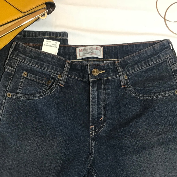 NWT Levi's Strauss Signature Jeans Misses - Picture 2 of 5